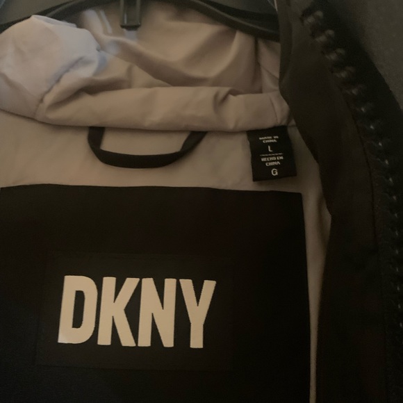 DKNY BLACK MALE PARKER COAT. - Picture 3 of 9